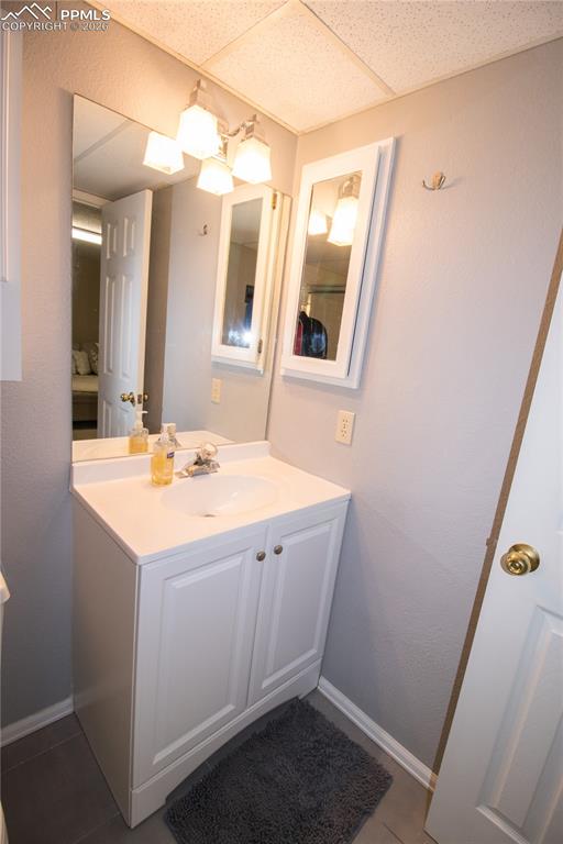 Image 38 of 44: Bathroom