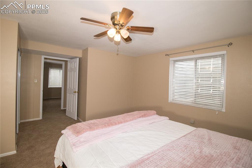 Image 43 of 44: Bedroom