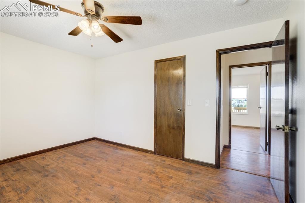 Image 22 of 50: Bedroom