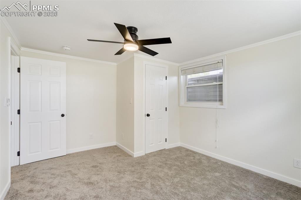 Image 36 of 50: Bedroom