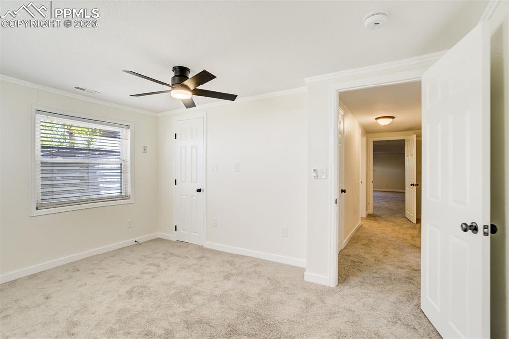 Image 38 of 50: Bedroom