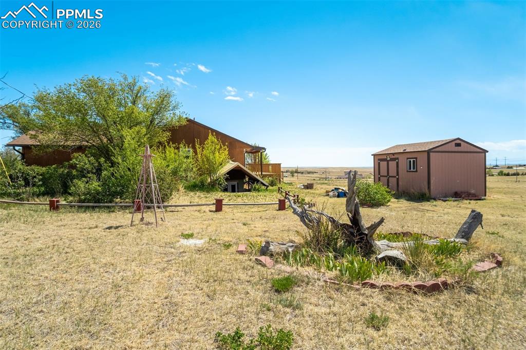 Image 50 of 50: Yard