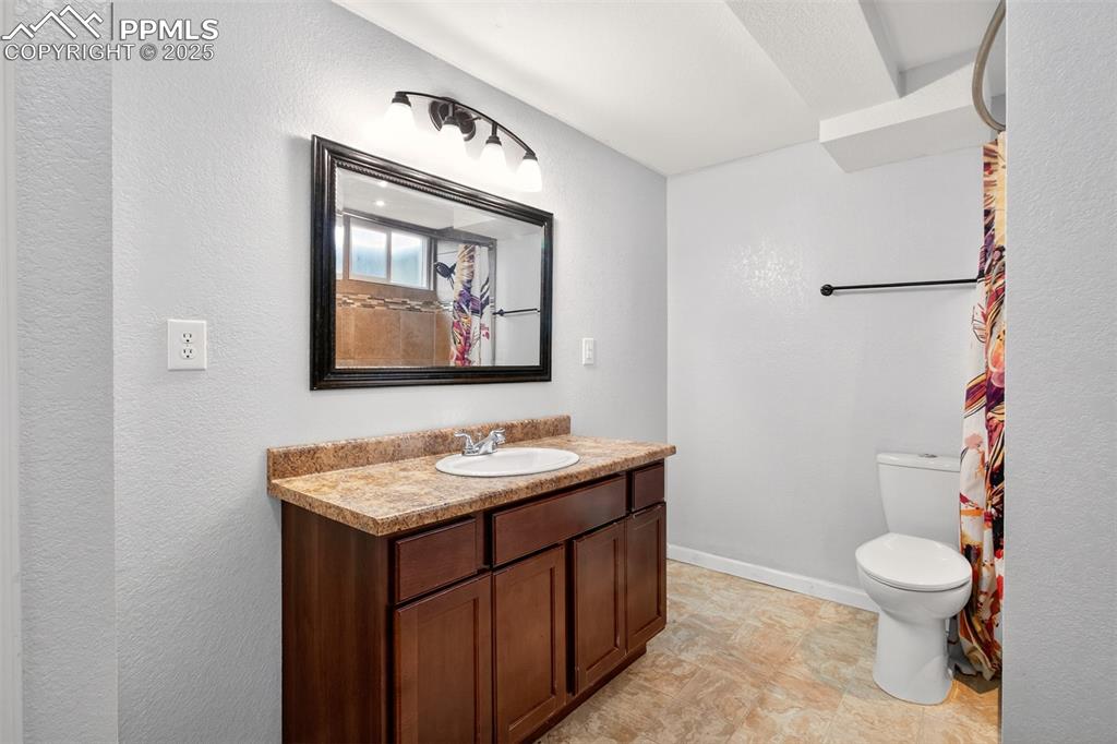 Image 30 of 46: Basement Bath