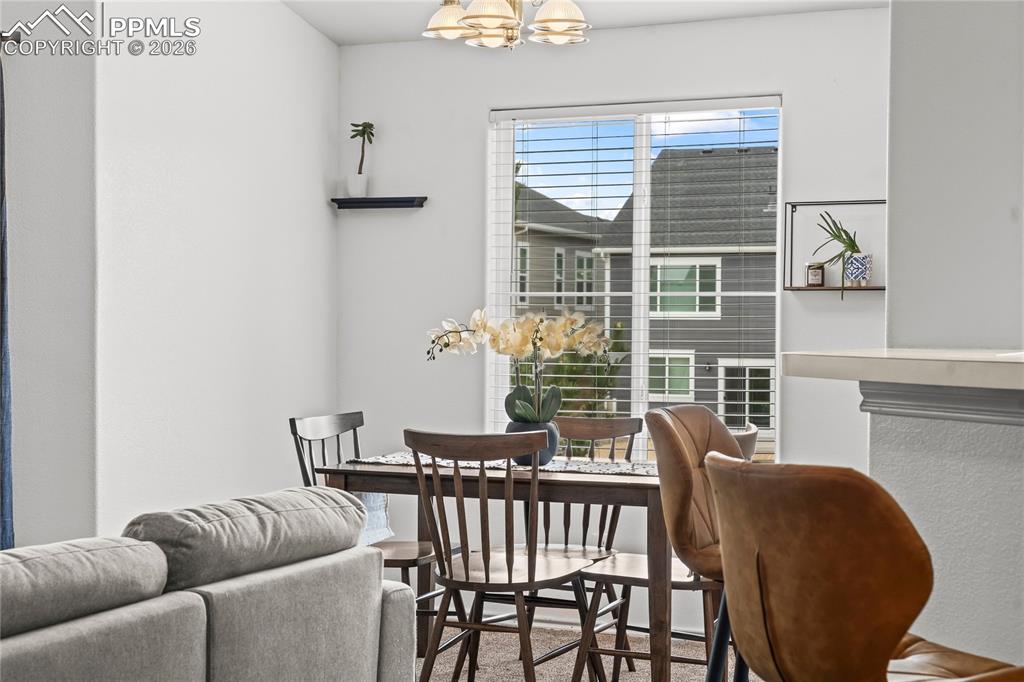 Image 17 of 45: Dining Area