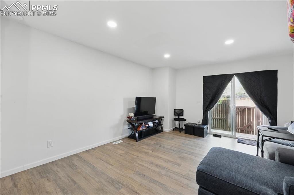 Image 14 of 19: Living Room