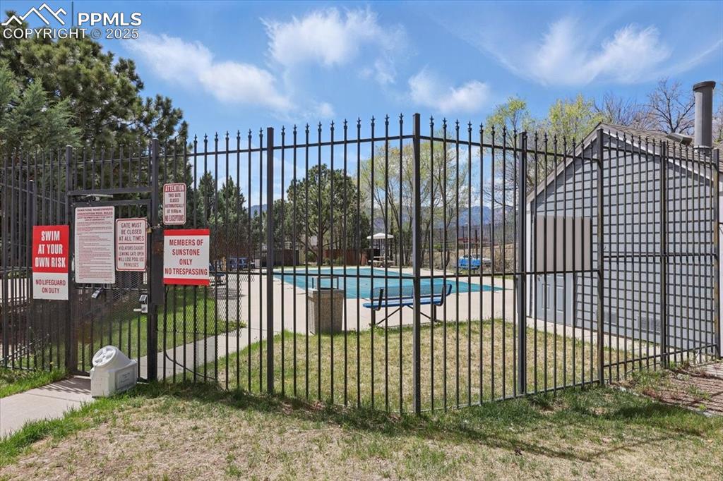 Image 19 of 19: Fence