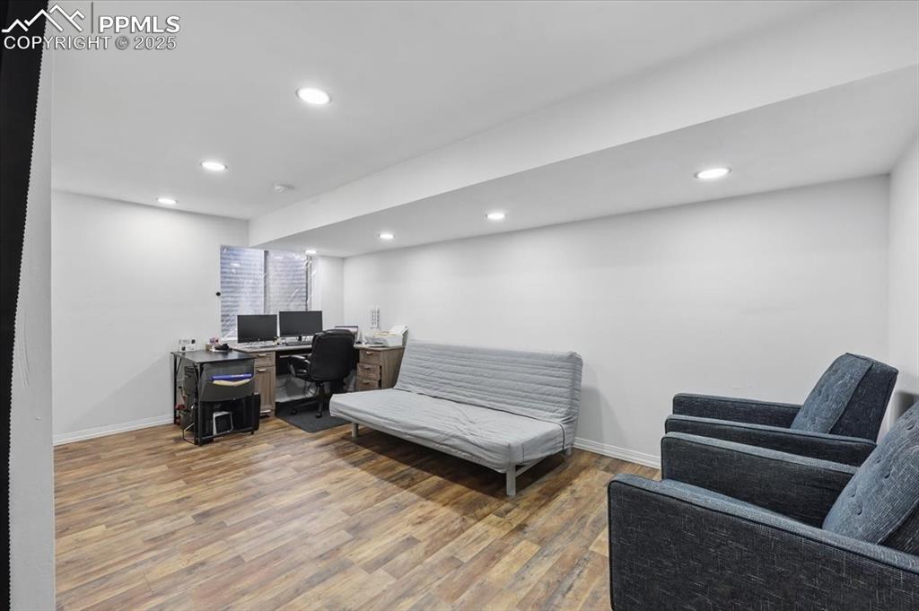 Image 2 of 19: Office