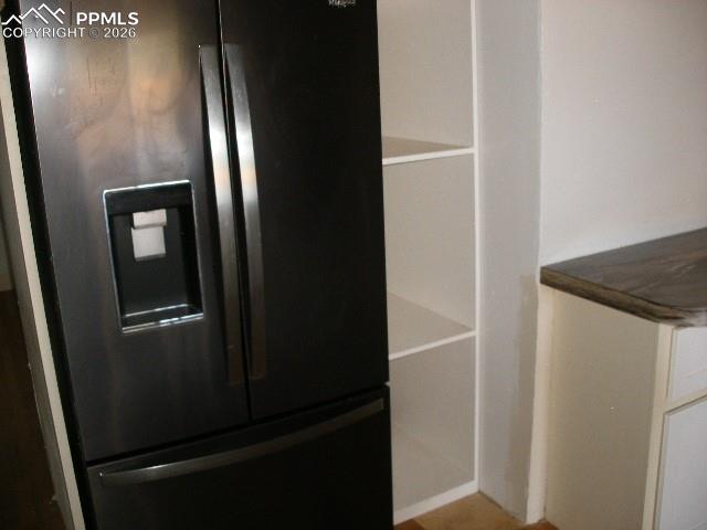 Image 16 of 50: Kitchen