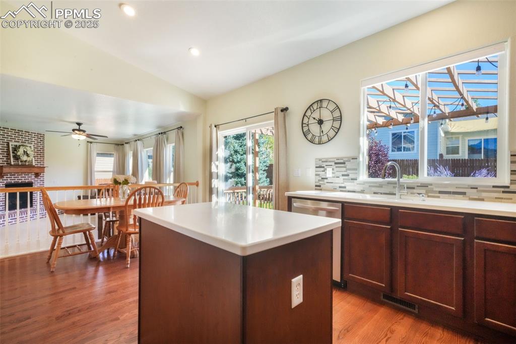 Image 12 of 50: Kitchen