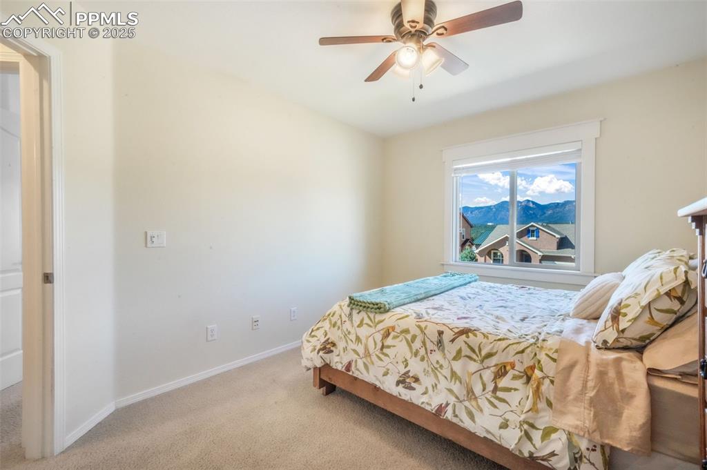 Image 28 of 50: Bedroom