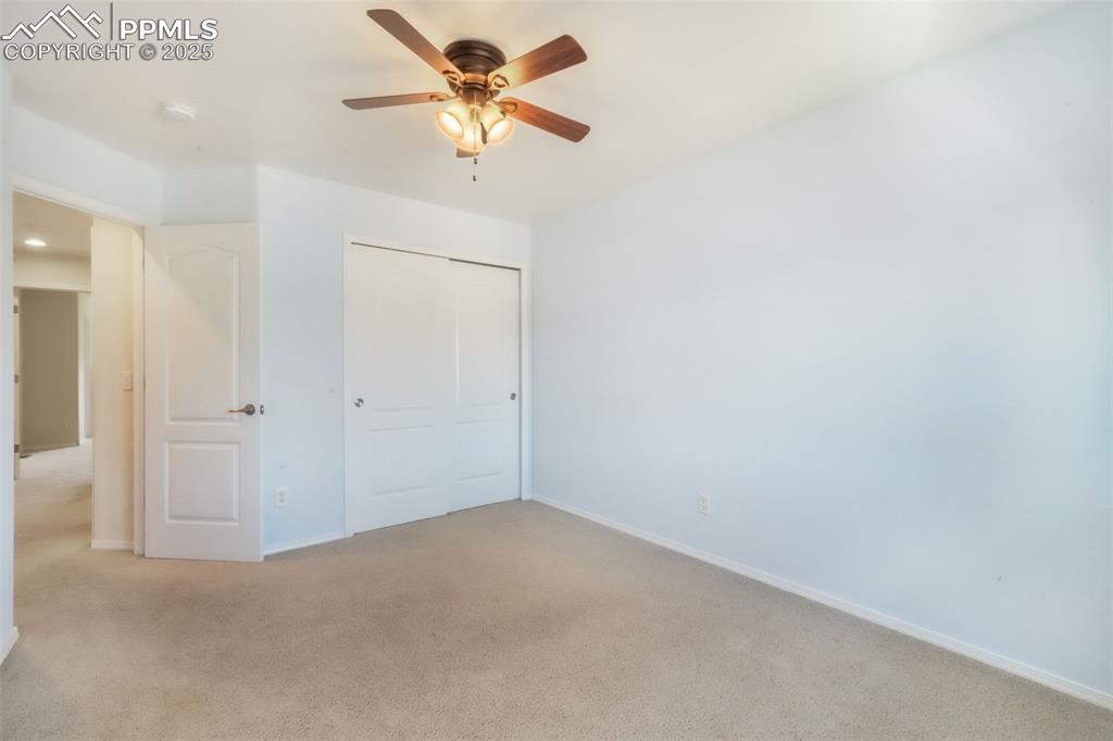 Image 32 of 50: Bedroom