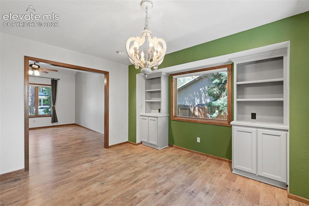 Image 13 of 43: Dining Area