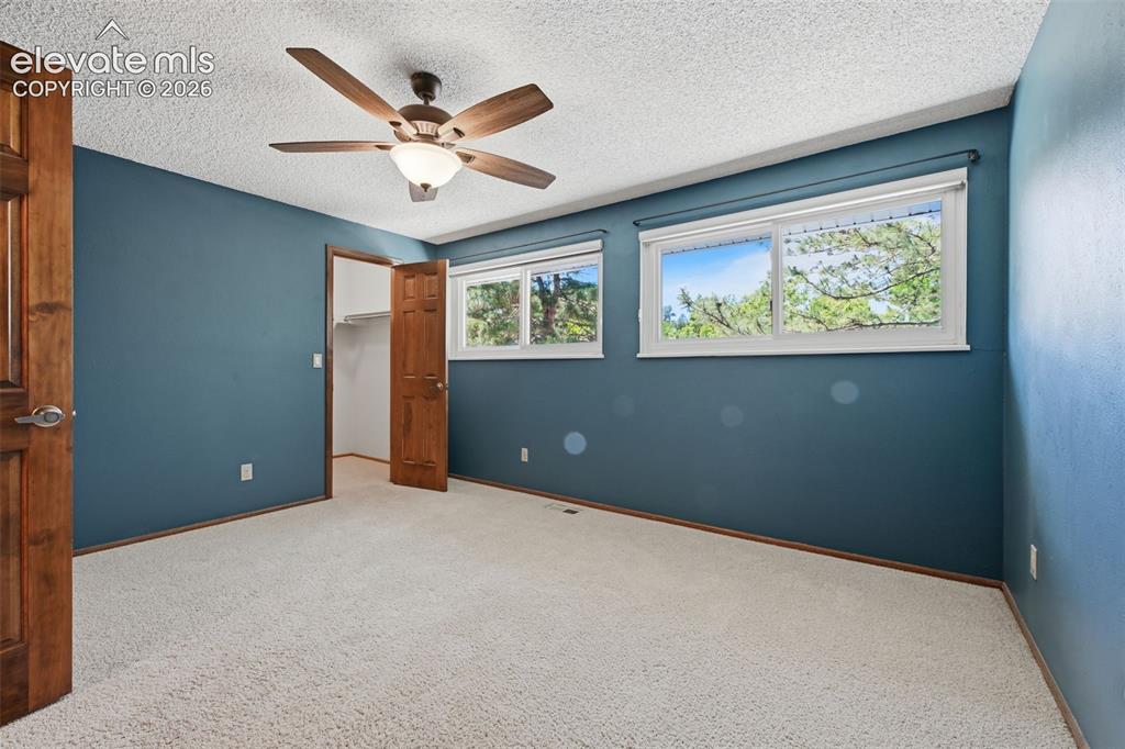 Image 22 of 43: Bedroom