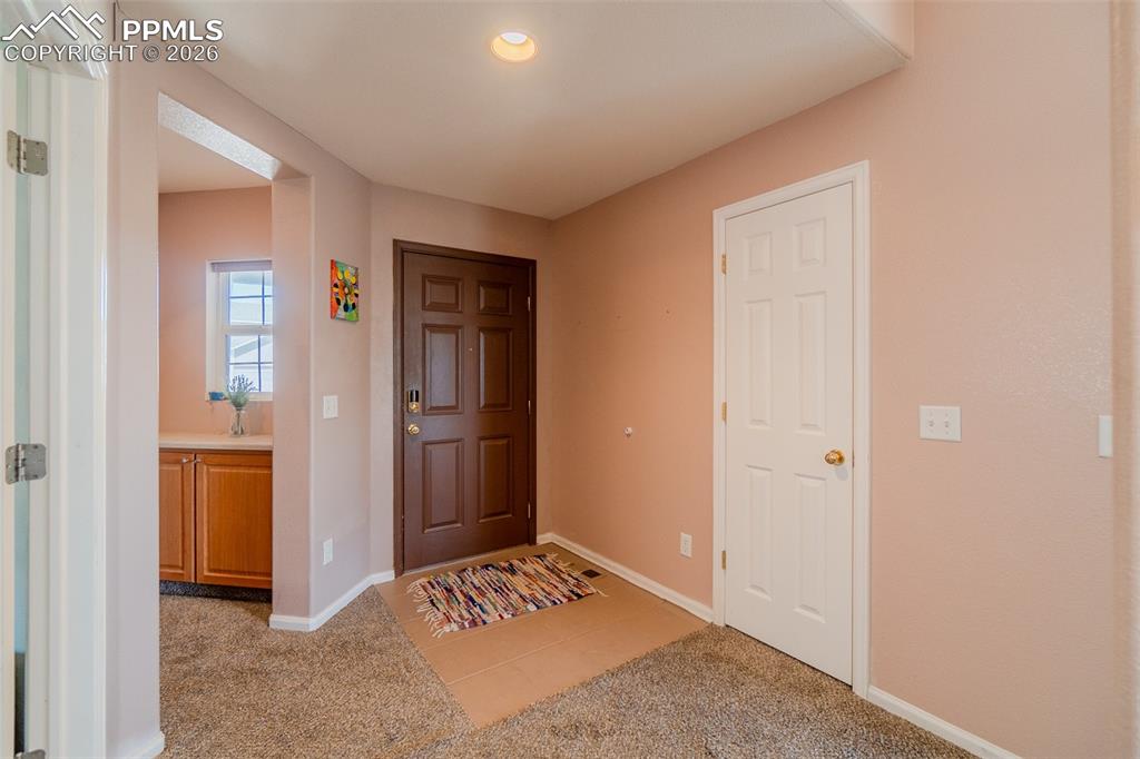 Image 12 of 22: Entry