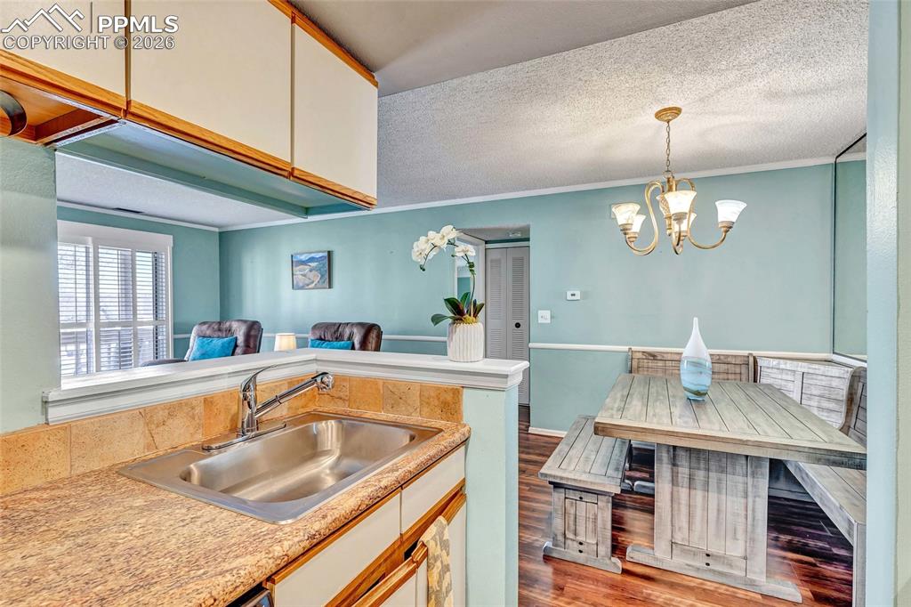 Image 9 of 15: Kitchen