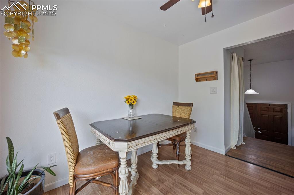 Image 11 of 46: Dining Area