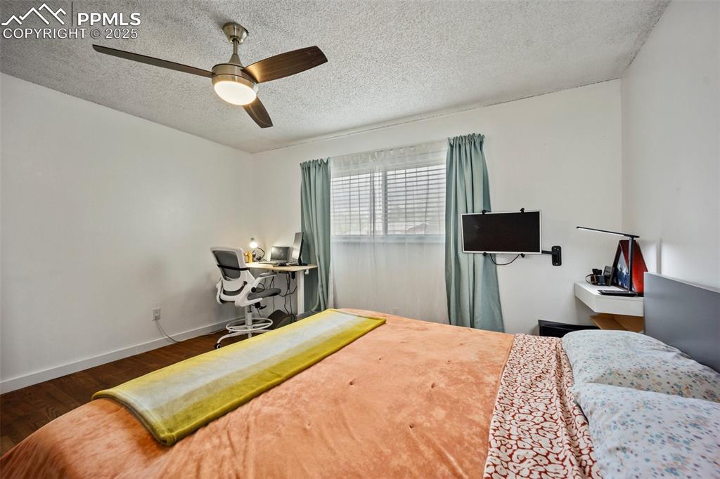 Image 13 of 46: Bedroom