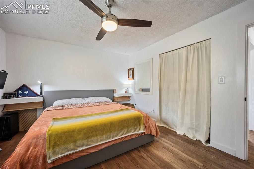 Image 14 of 46: Bedroom