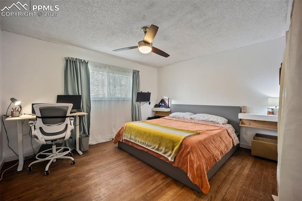 Image 16 of 46: Bedroom