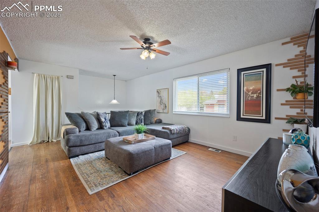 Image 5 of 46: Living Room