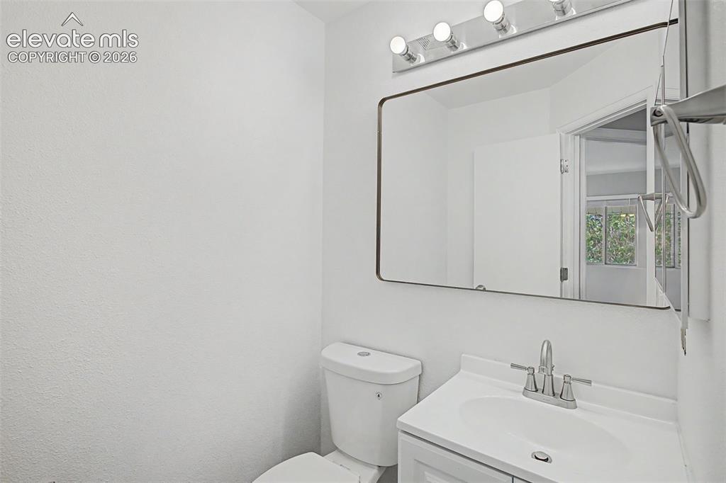 Image 25 of 31: Bathroom