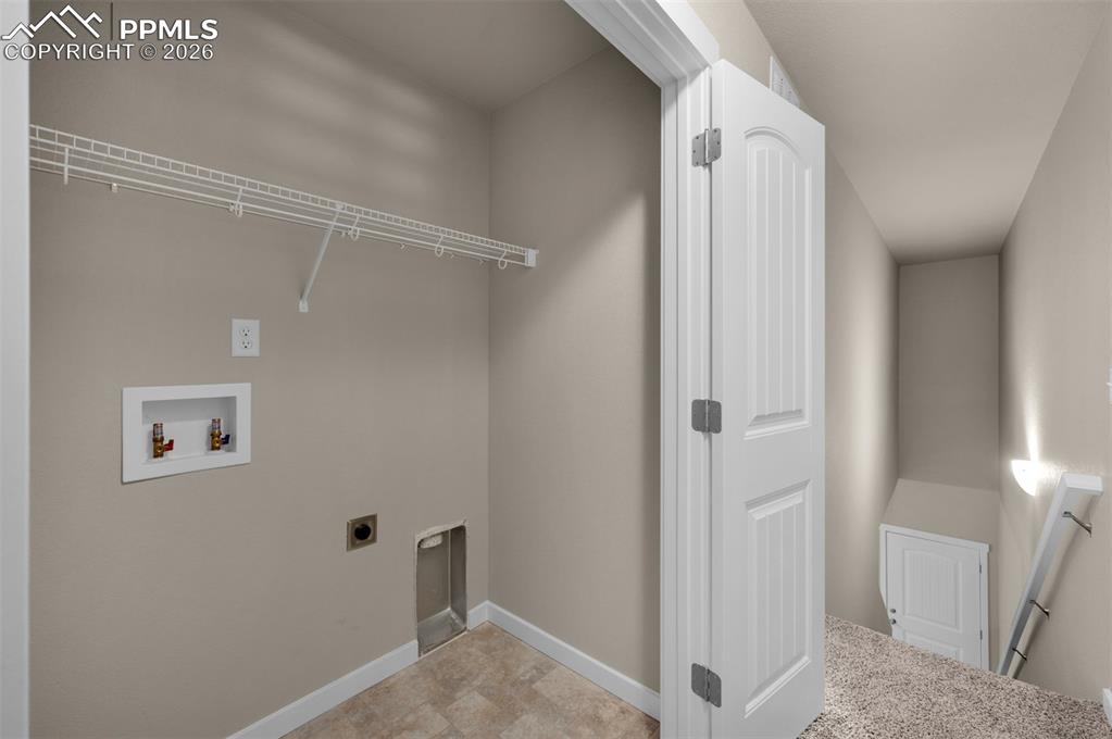 Image 20 of 25: Laundry