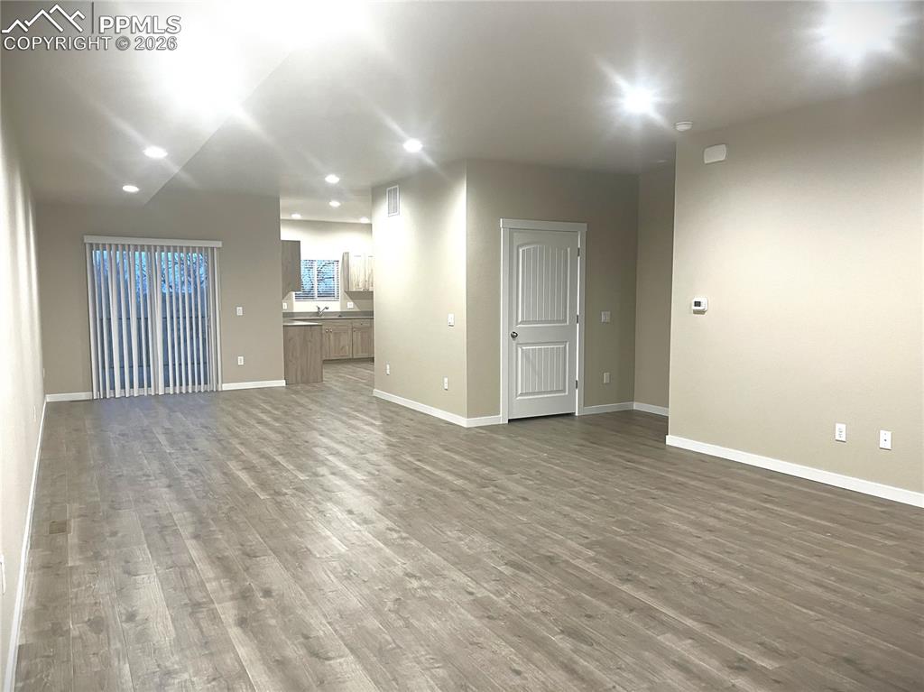 Image 6 of 25: Living Room