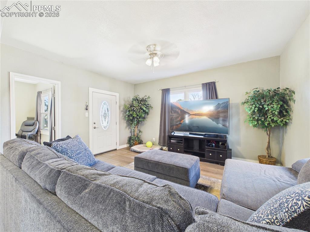 Image 8 of 32: Living Room