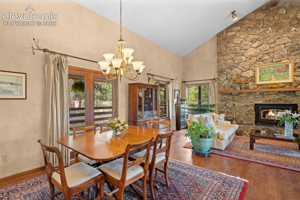 Image 10 of 42: Dining Area