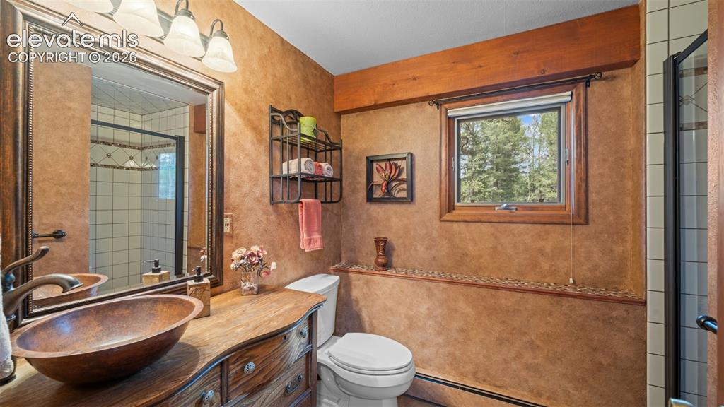 Image 33 of 42: Bathroom