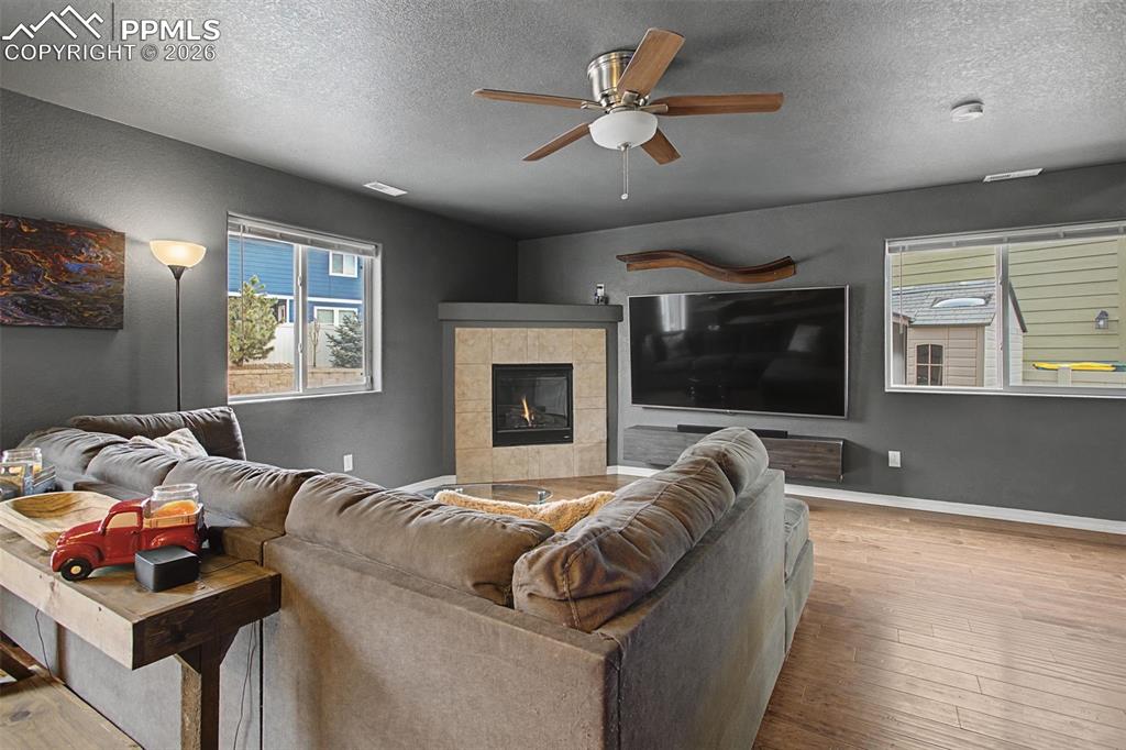 Image 12 of 33: Living Room