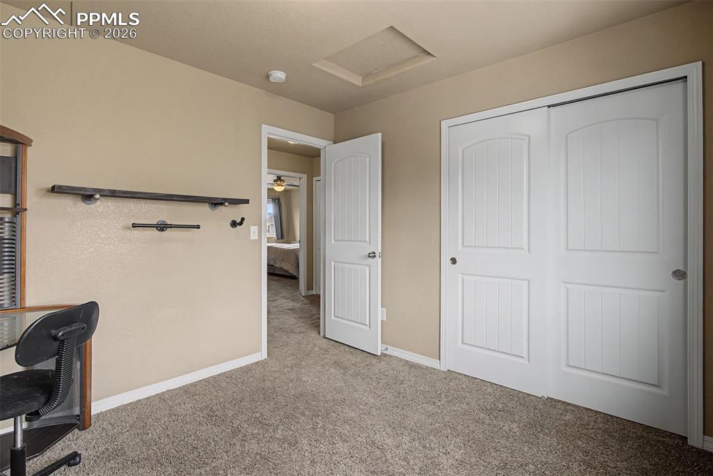 Image 23 of 33: Office