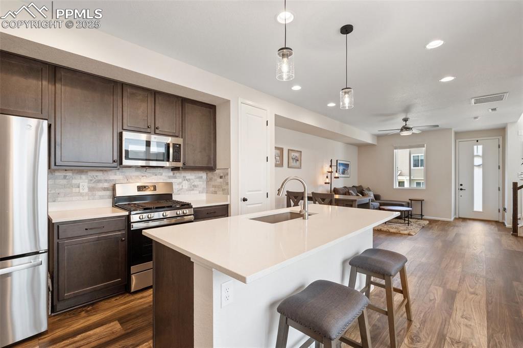Image 10 of 33: Kitchen