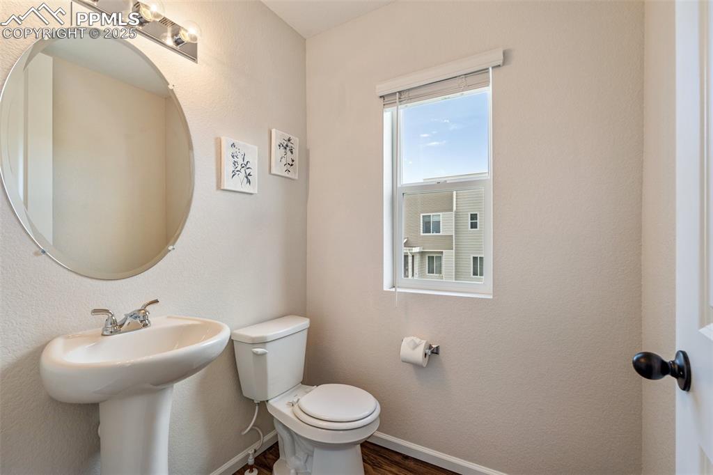 Image 15 of 33: Bathroom