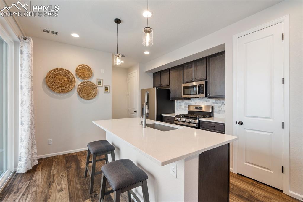 Image 9 of 33: Kitchen