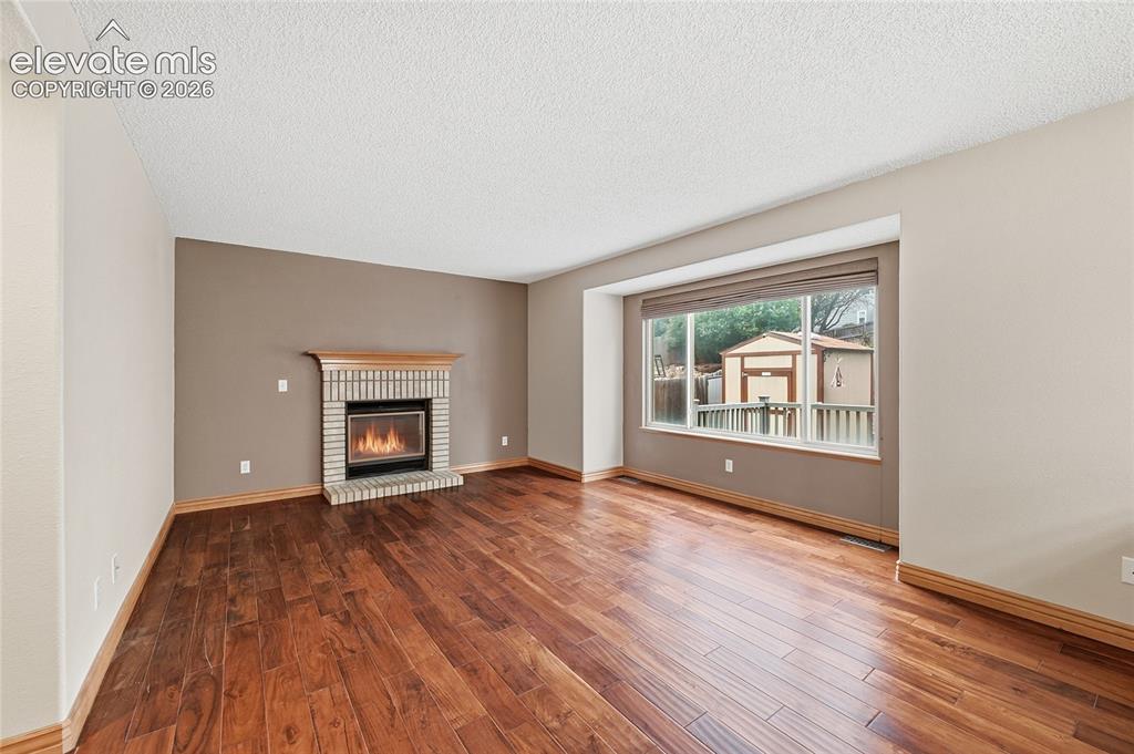 Image 11 of 50: Living Room