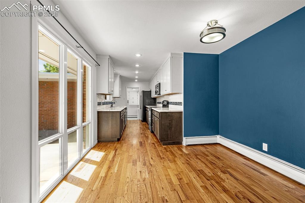 Image 13 of 39: Kitchen