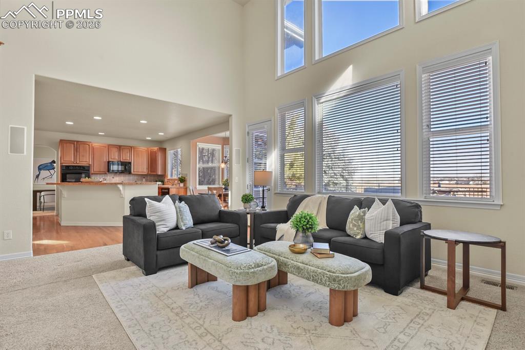 Image 18 of 44: Living Room