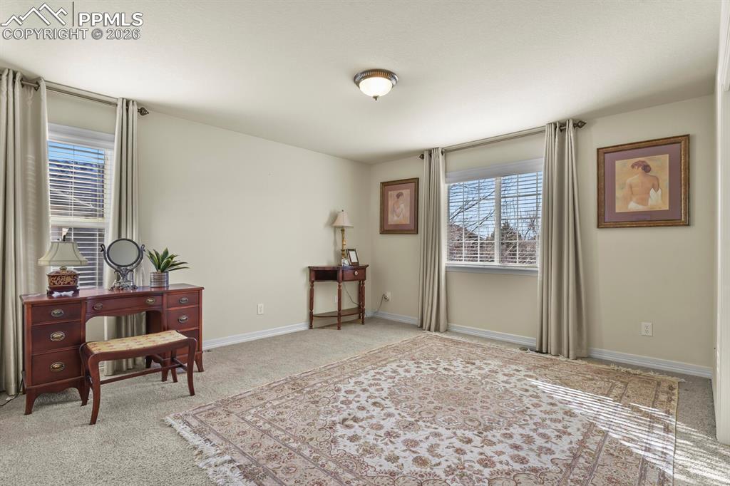 Image 29 of 44: Office