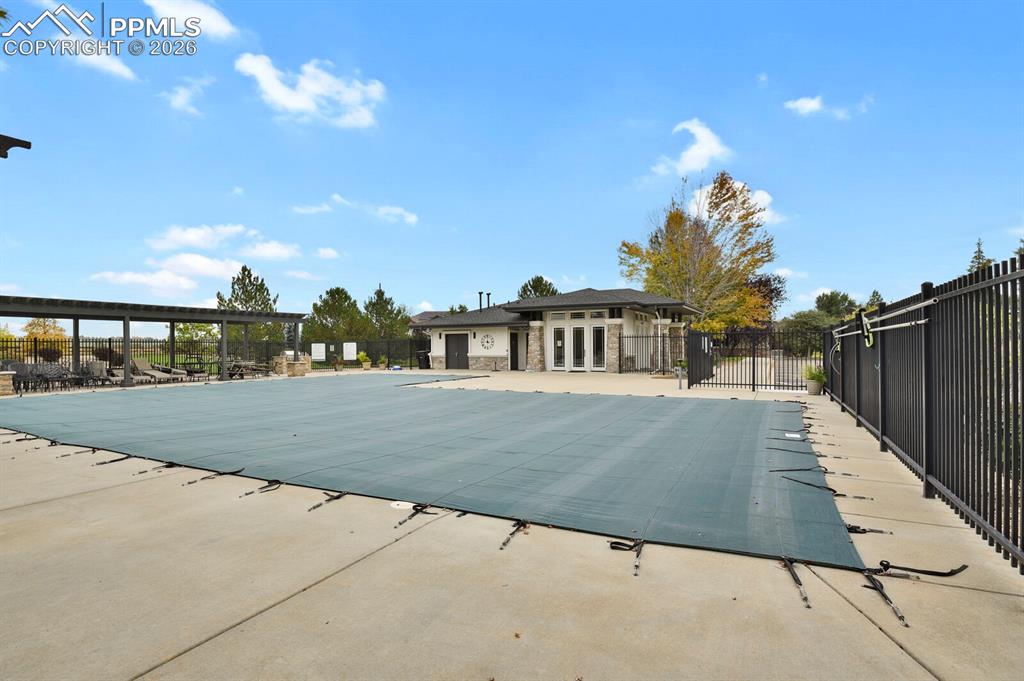 Image 40 of 44: Pool