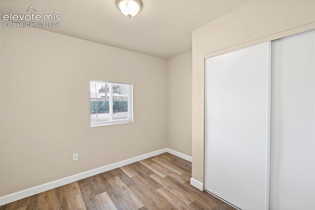 Image 15 of 40: Bedroom