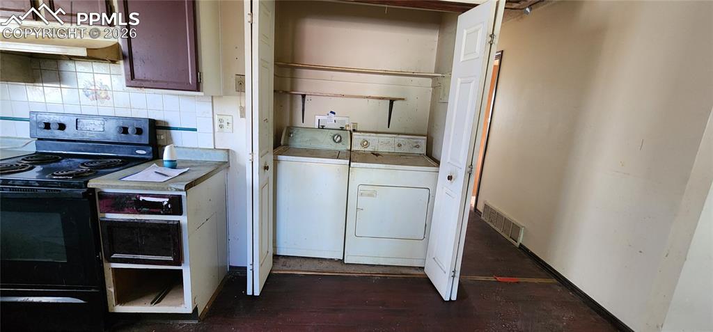 Image 6 of 23: Laundry on main level