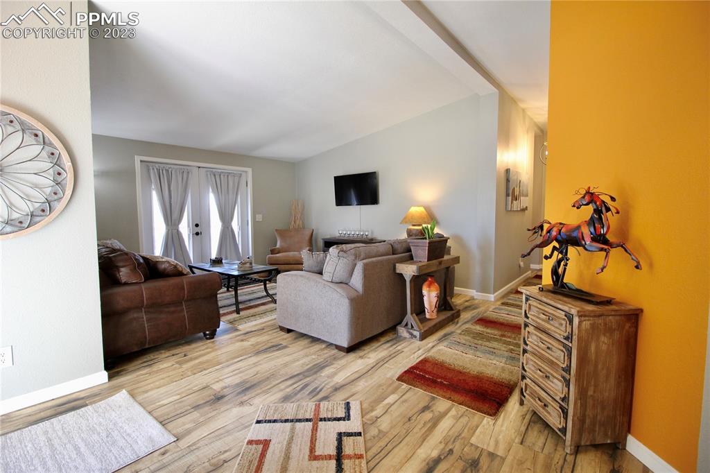 Listing 2875767, Image 2 of 31