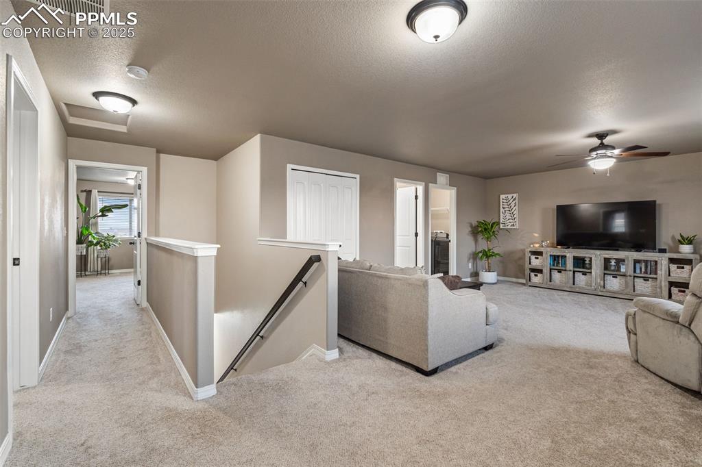 Image 20 of 43: Living Room