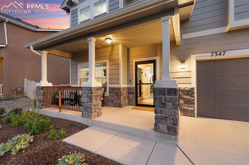 Image 3 of 43: Entry