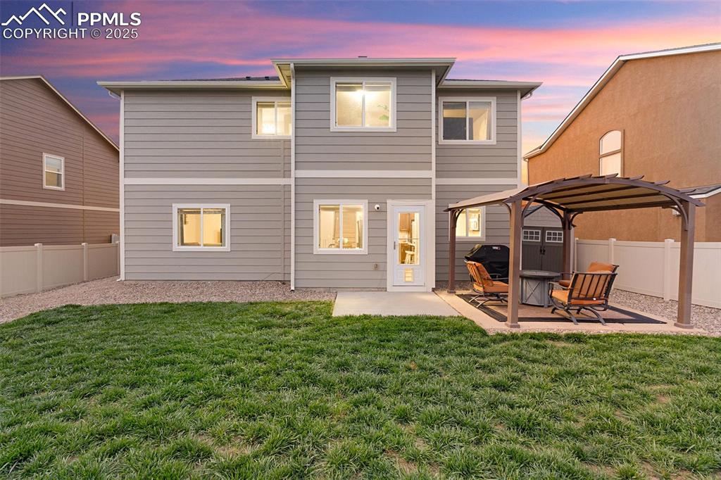 Image 33 of 43: Back of Structure