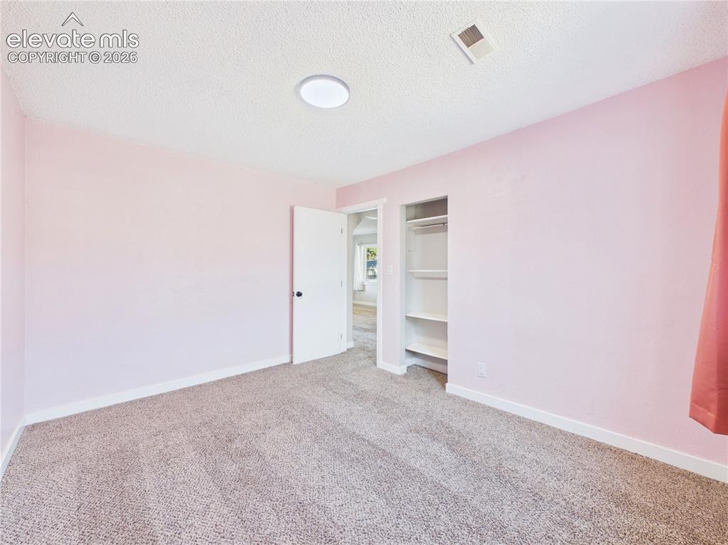 Image 14 of 40: Bedroom