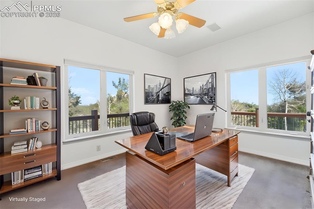 Image 13 of 50: Office