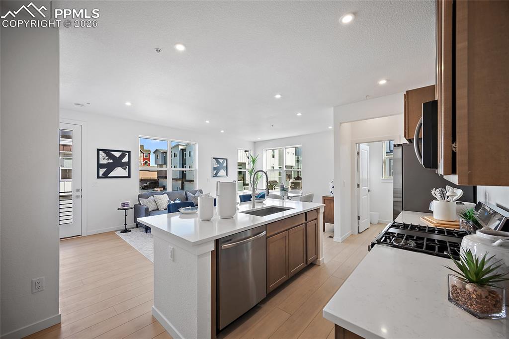 Image 2 of 21: Kitchen