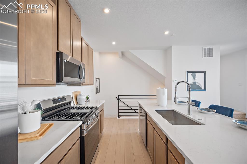 Image 3 of 21: Kitchen